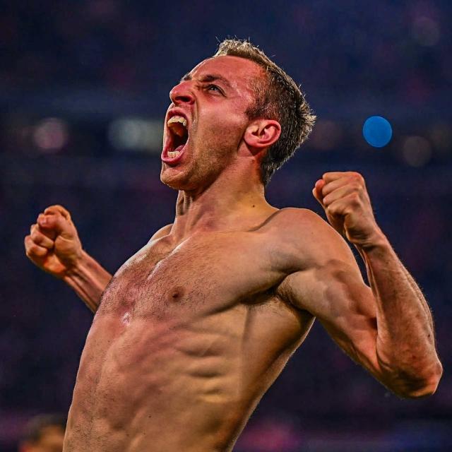 1744157994639041372.jpg GoCo2k6WwAAMdAl.jpg