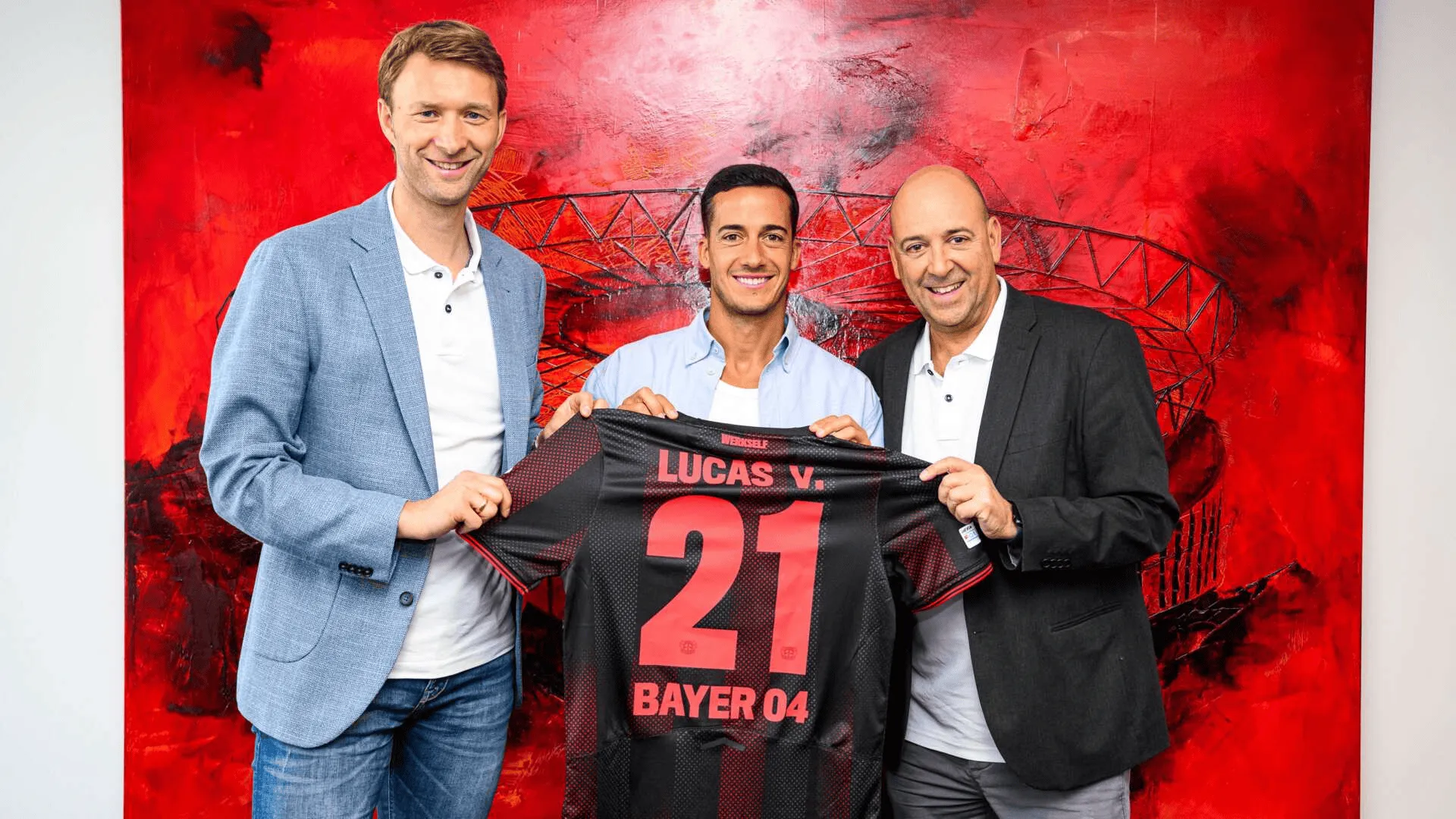 score电竞-勒沃库森官方：巴斯克斯免签加盟球队，双方签约至2027年