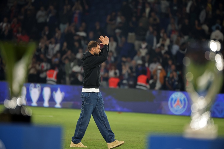 电竞比分-奥恩斯坦：多纳鲁马仍可能加盟曼城 阿森纳在追因卡皮耶但得卖人